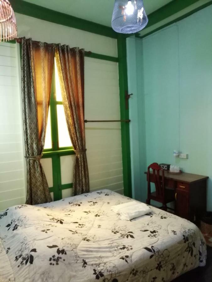 The Tepa House Bed & Breakfast Bangkok Exterior foto